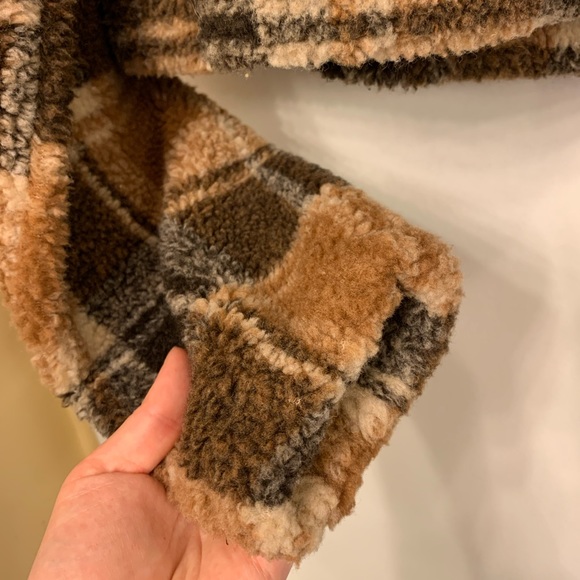 ZAFUL Fleece Plaid Cropped Jacket. Size M. - Picture 7 of 9